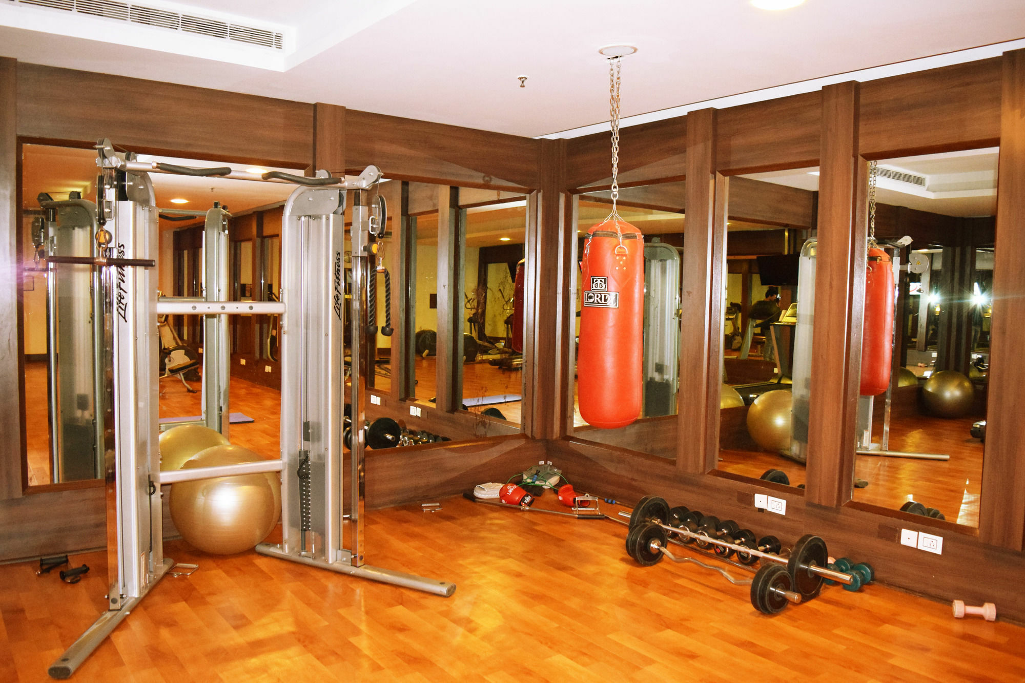 Welcomhotel By Itc Hotels, Dwarka, New Delhi Buitenkant foto A gym in a hotel