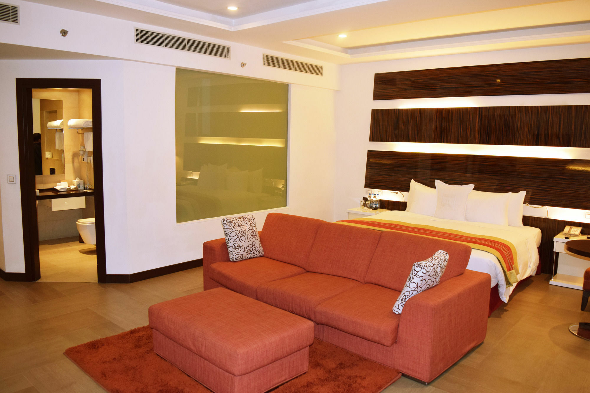 Welcomhotel By Itc Hotels, Dwarka, New Delhi Buitenkant foto A suite at the Taj Bengal
