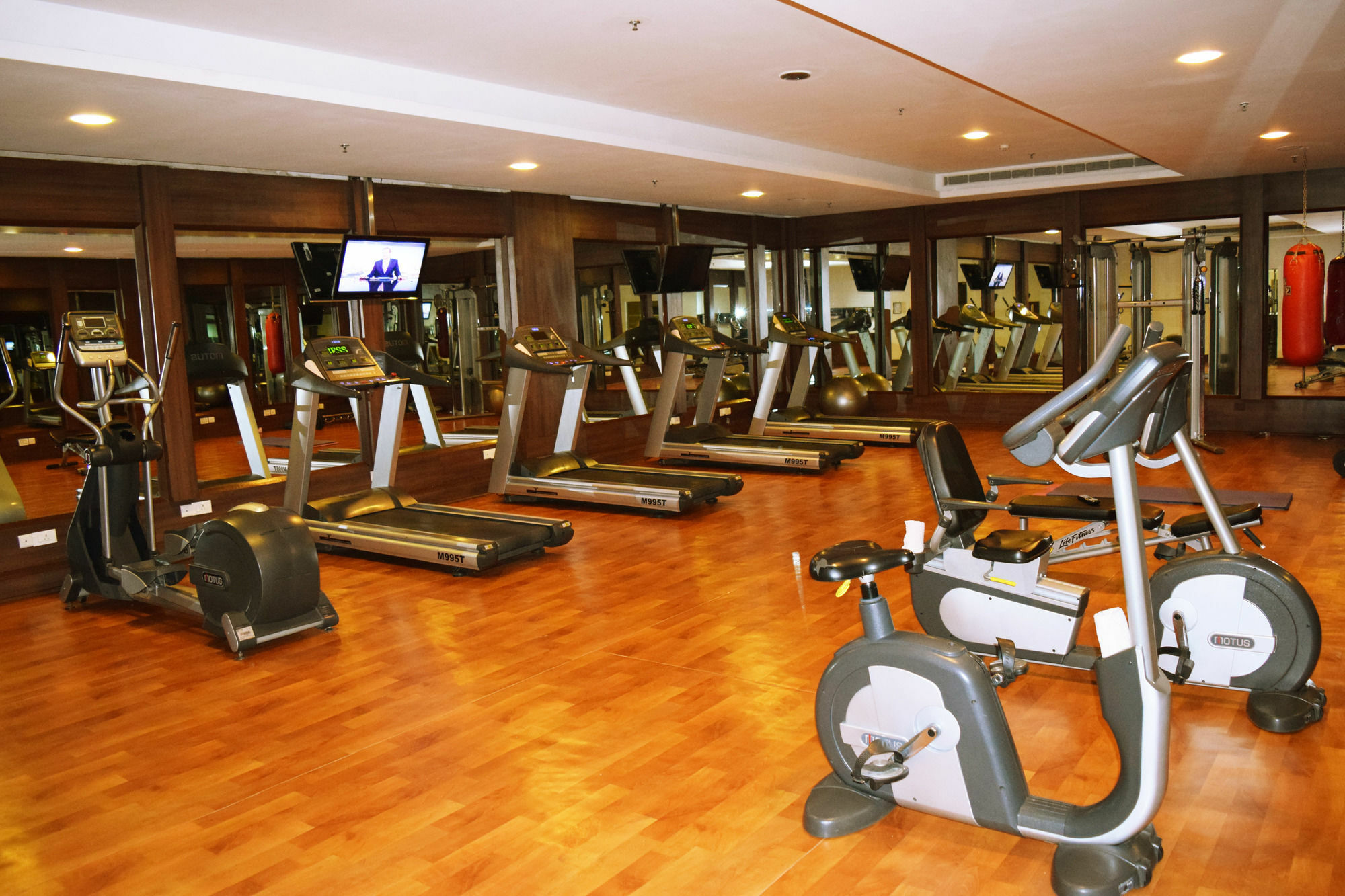 Welcomhotel By Itc Hotels, Dwarka, New Delhi Buitenkant foto A gym at a hotel