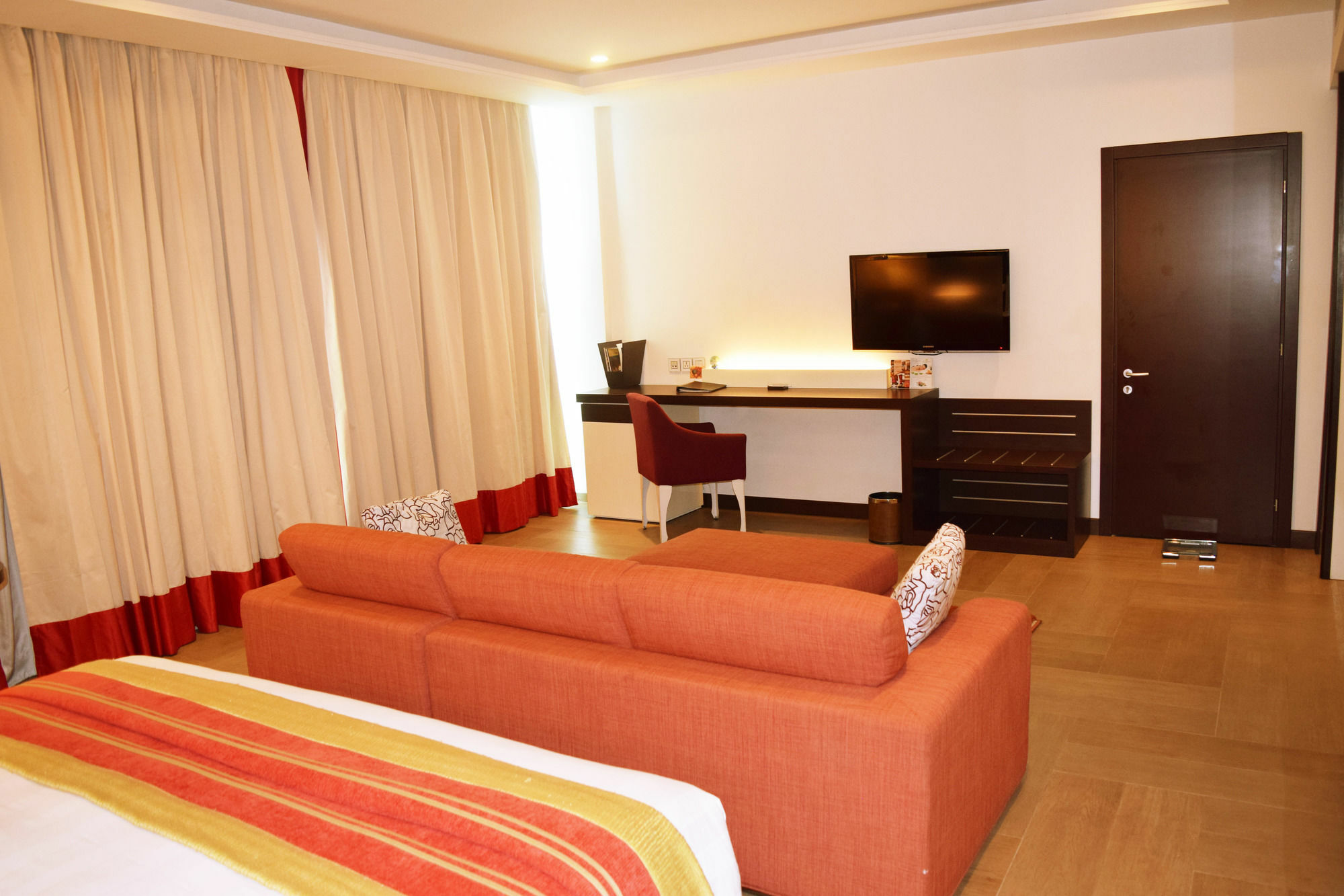 Welcomhotel By Itc Hotels, Dwarka, New Delhi Buitenkant foto Suite room at the hotel