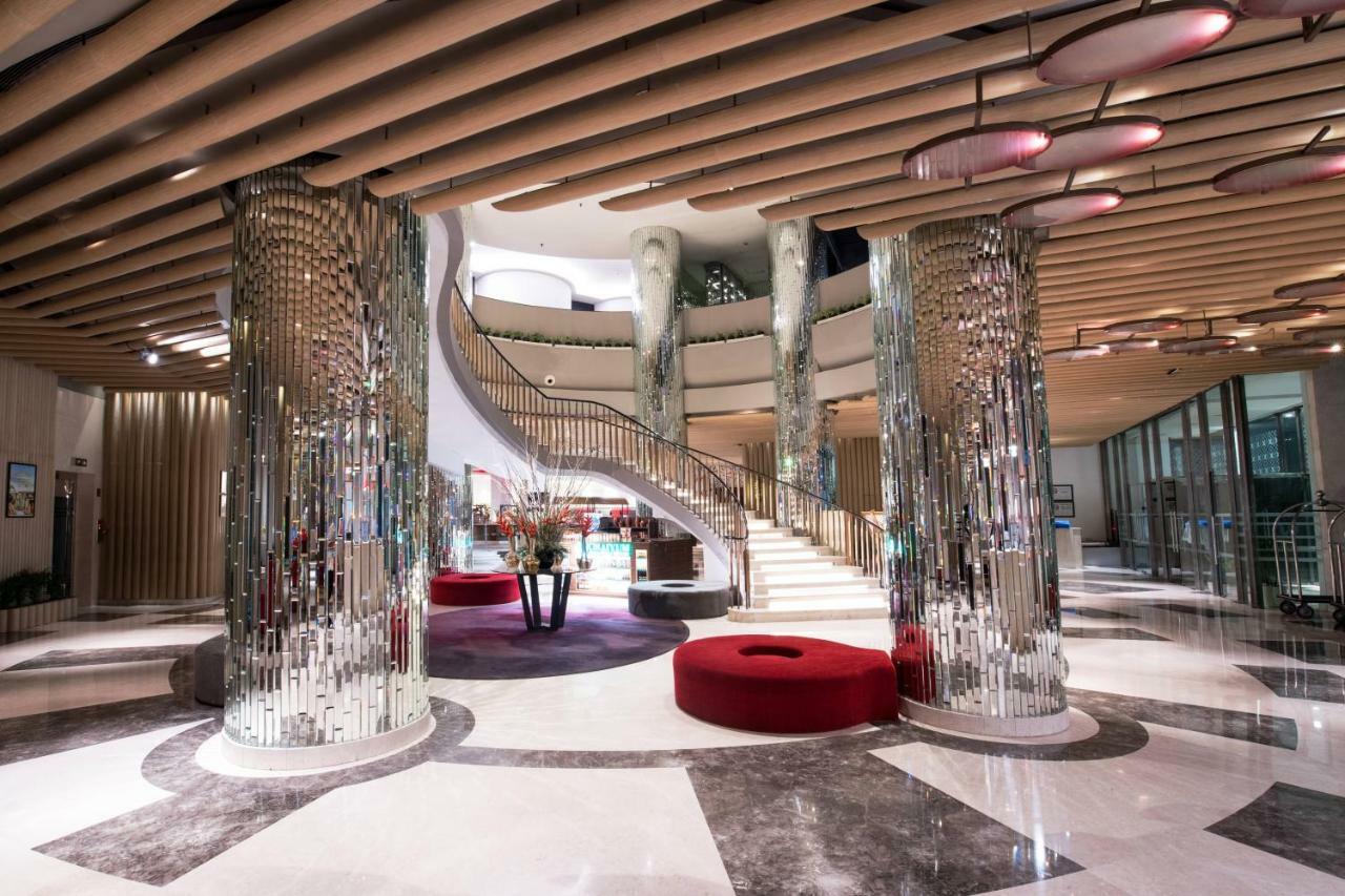 Welcomhotel By Itc Hotels, Dwarka, New Delhi Buitenkant foto The lobby of the hotel